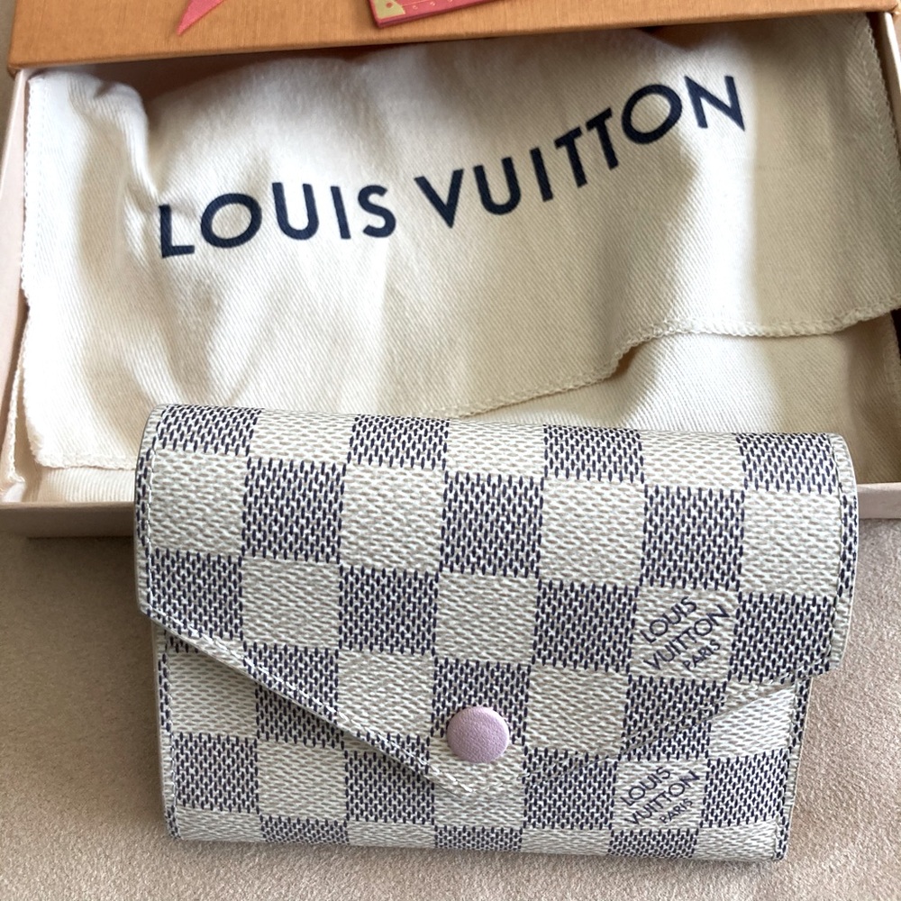 NWT Louis Vuitton Victorine Wallet